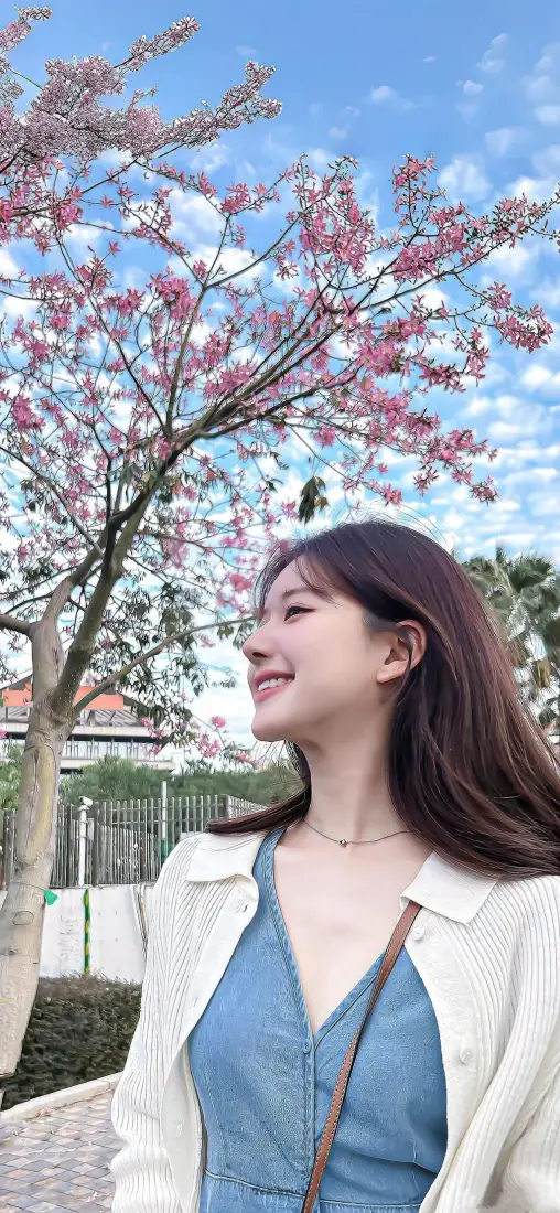 赵露思手机壁纸｜樱花背景图片 - 户外甜系美女「哲风壁纸」