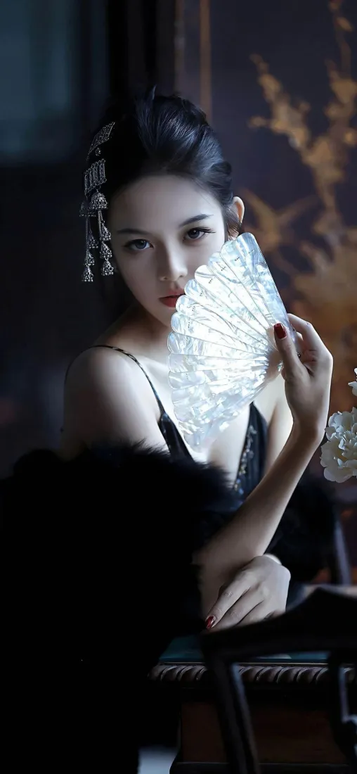 古风美女手机壁纸｜暗调氛围感背景图片 - 知性美人「哲风壁纸」