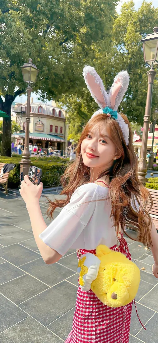 赵露思手机壁纸｜迪士尼背景图片 - 可爱少女「哲风壁纸」