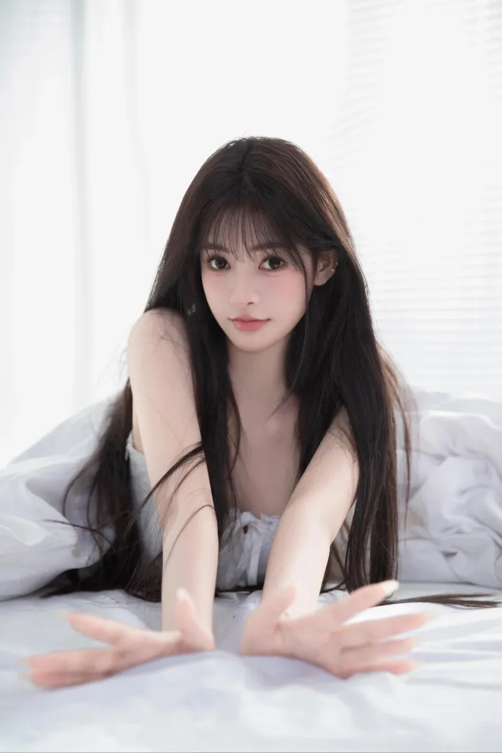 长发美女手机壁纸｜简约背景图片 - 温柔少女「哲风壁纸」