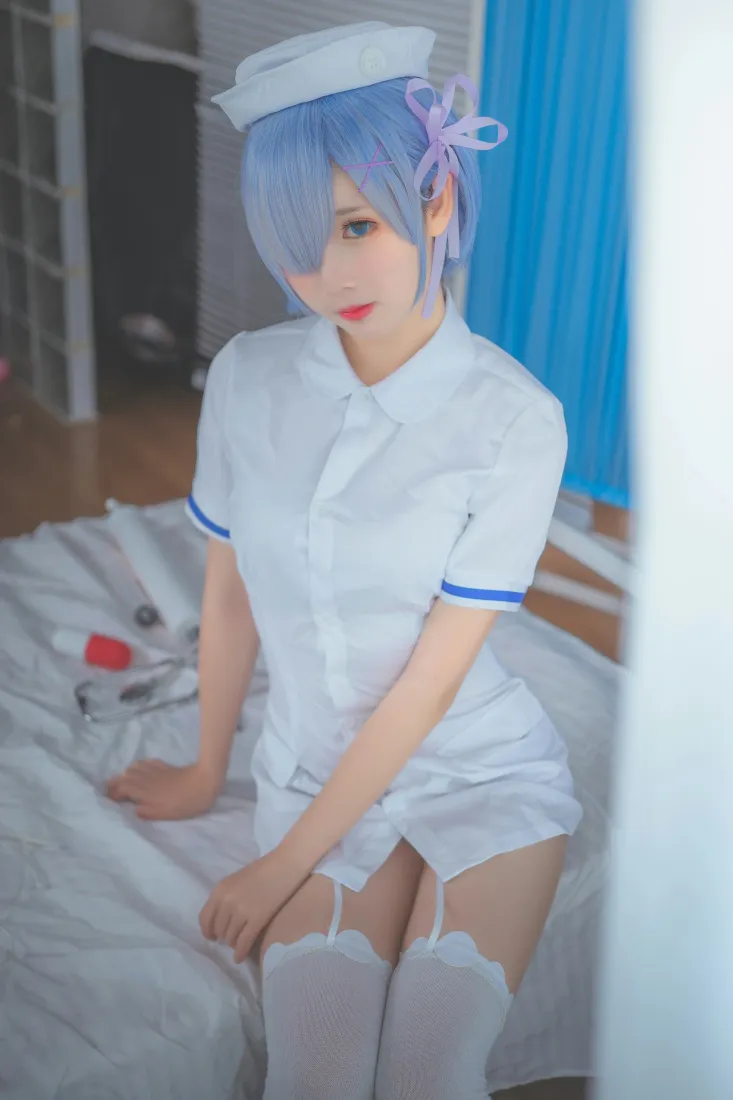 蕾姆手机壁纸｜cosplay背景图片 - 面饼仙儿护士制服「哲风壁纸」