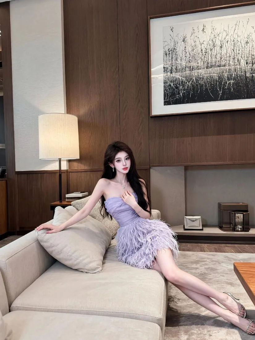 紫衣美女手机壁纸｜轻奢室内背景图片 - 气质御姐「哲风壁纸」