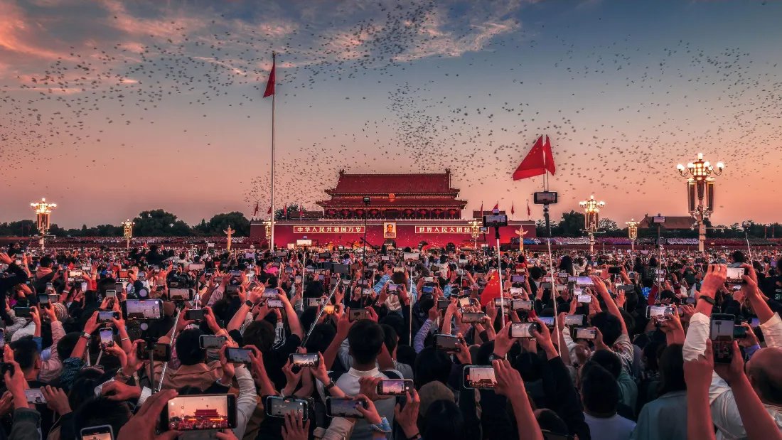 4k天安门壁纸｜北京背景图片 - 广场等候升旗「哲风壁纸」