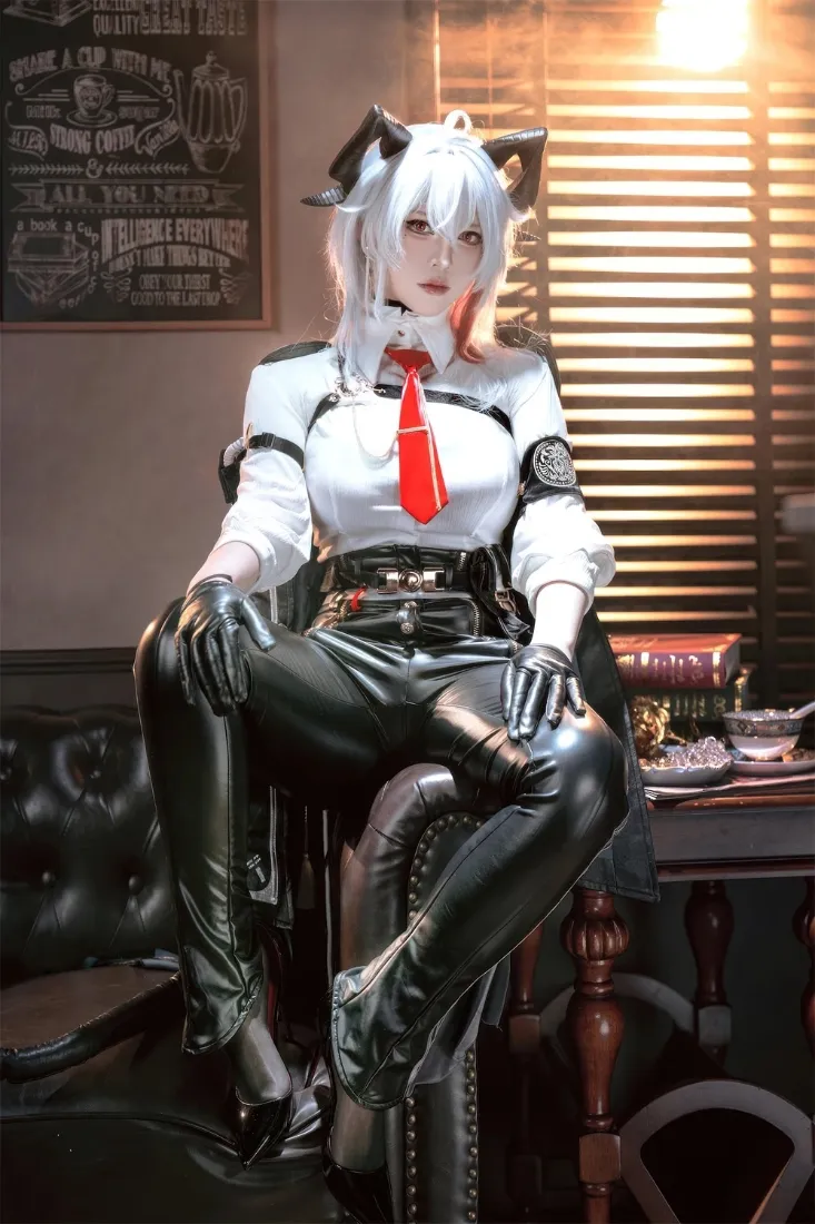 明日方舟黑手机壁纸｜角色扮演背景图片 - 皮质沙发「哲风壁纸」