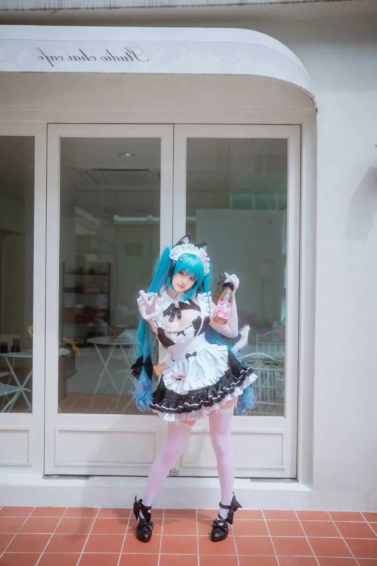 初音未来手机壁纸｜居家背景图片 - 女仆角色扮演「哲风壁纸」