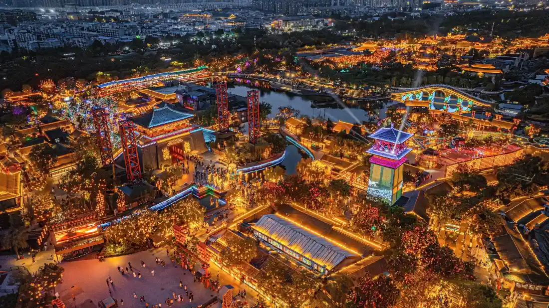 4k古城夜景壁纸｜灯火璀璨古建筑背景图片 - 城市俯瞰风光「哲风壁纸」