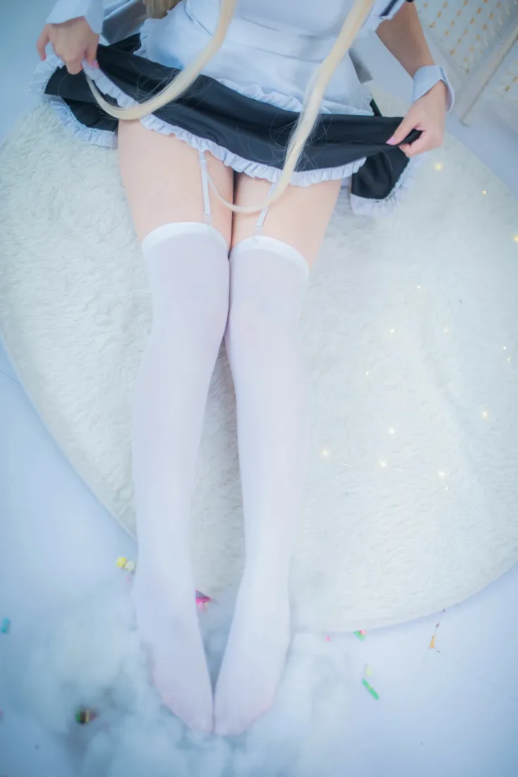 春日野穹cos手机壁纸｜白丝女仆背景图片 - 少女写真「哲风壁纸」