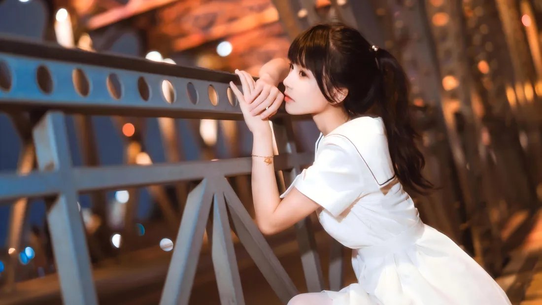 6k白衣美女壁纸｜城市夜景背景图片 - 氛围感侧颜写真「哲风壁纸」