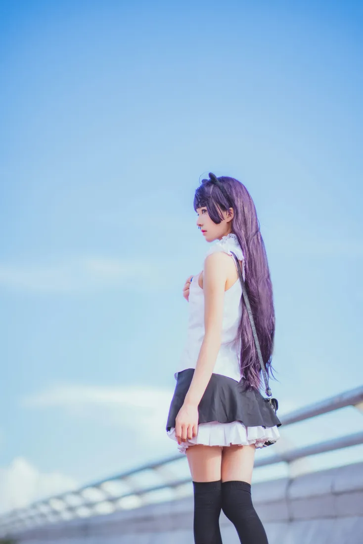 桜桃喵手机壁纸｜蓝天天台背景图片 - 猫耳少女清新穿搭「哲风壁纸」