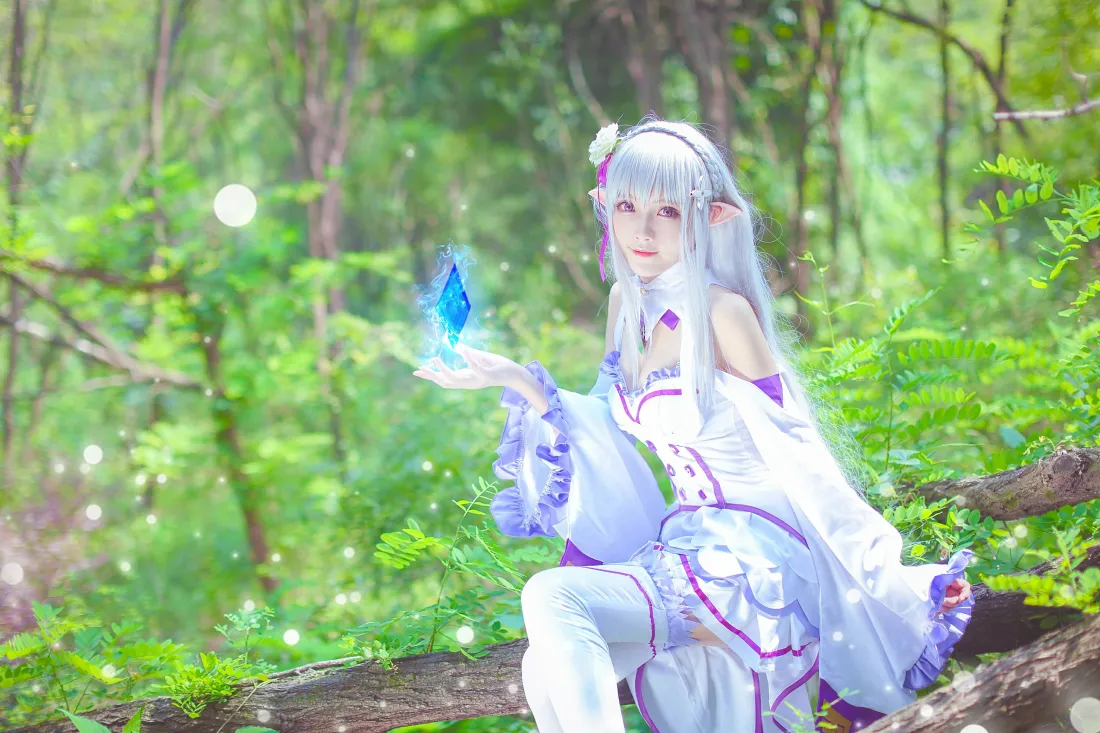 3k艾米利亚壁纸｜森林背景图片 - 精灵少女cosplay「哲风壁纸」
