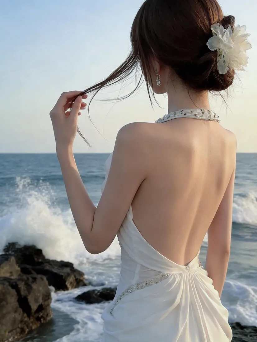 海边美女手机壁纸｜海岸礁石海浪背景图片 - 露背白裙写真「哲风壁纸」