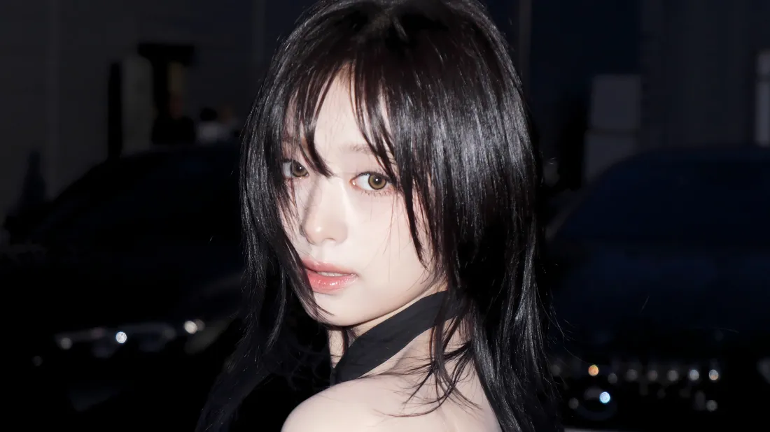 5k郑雅娴壁纸｜暗调街头背景图片 - BABYMONSTER成员「哲风壁纸」