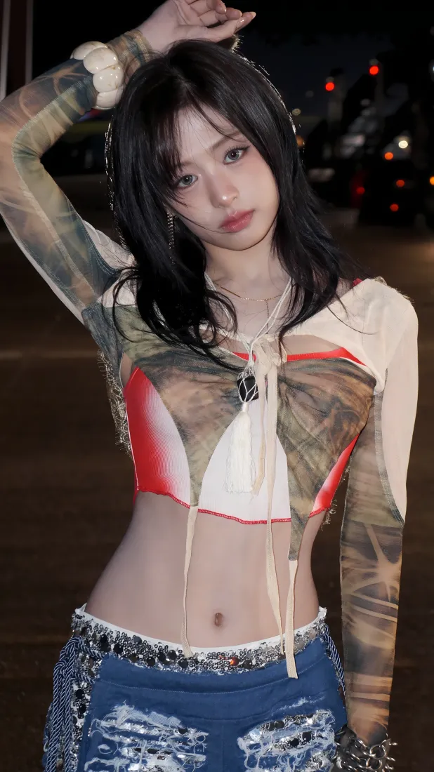 郑雅贤手机壁纸｜夜景街拍背景图片 - 甜酷辣妹穿搭「哲风壁纸」