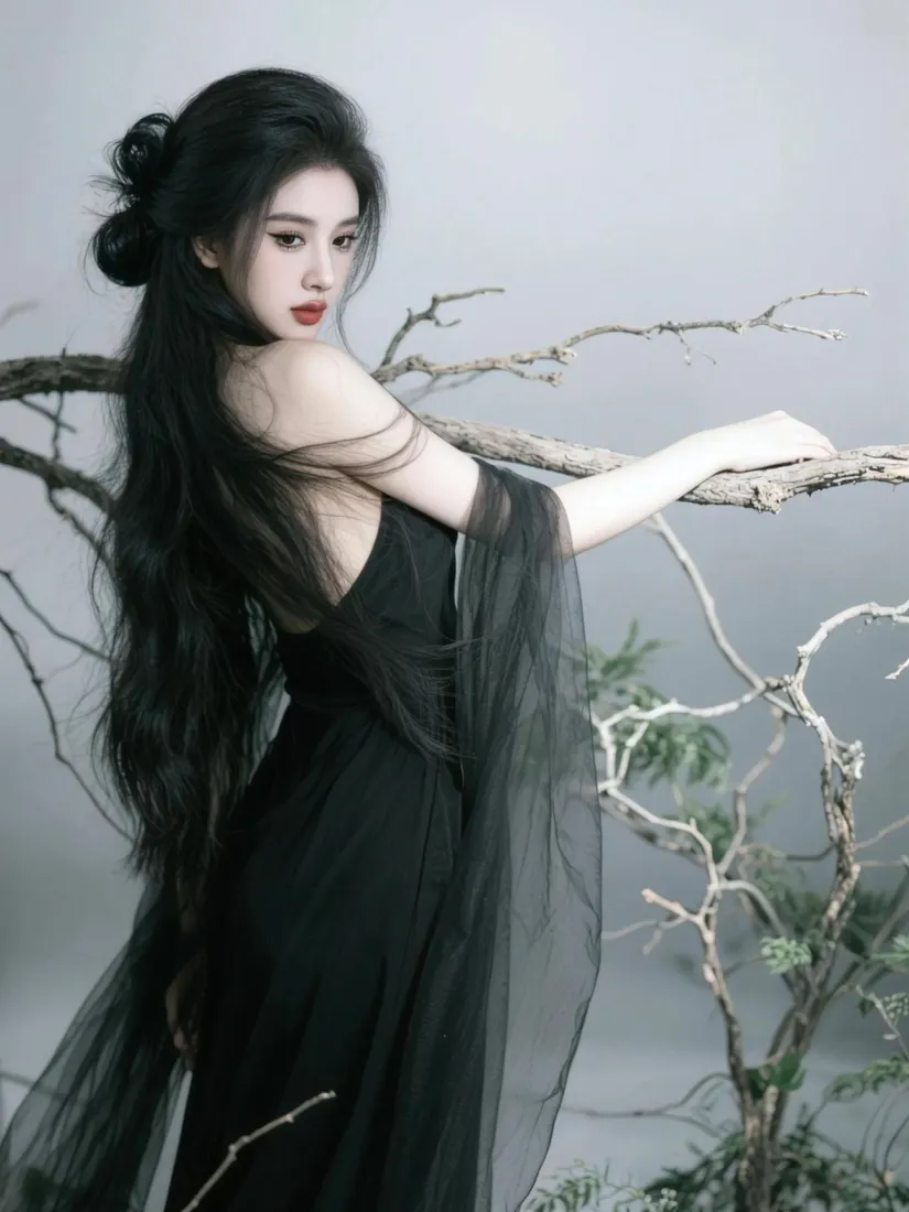 清冷美女手机壁纸｜枯枝灰调背景图片 - 氛围感写真「哲风壁纸」