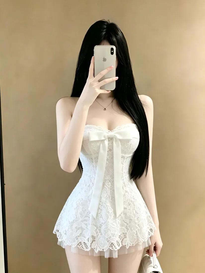 白裙美女手机壁纸｜对镜自拍背景图片 - 时尚穿搭「哲风壁纸」