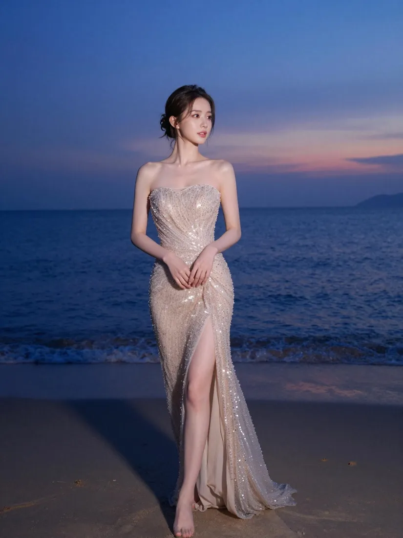气质美女手机壁纸｜海边黄昏背景图片 - 亮片开叉长裙写真「哲风壁纸」