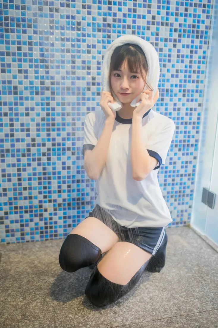 太郎Kitaro手机壁纸｜体操服少女背景图片 - 过膝袜甜美「哲风壁纸」