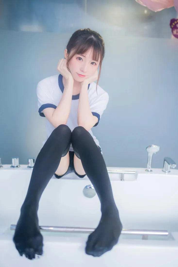 太郎Kitaro手机壁纸｜体操服少女背景图片 - 清纯浴室写真「哲风壁纸」