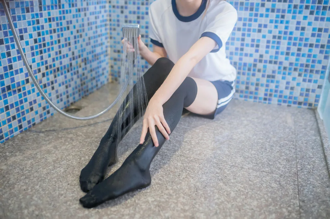 6k太郎Kitaro少女写真壁纸｜淋浴间背景图片 - 体操服过膝袜「哲风壁纸」