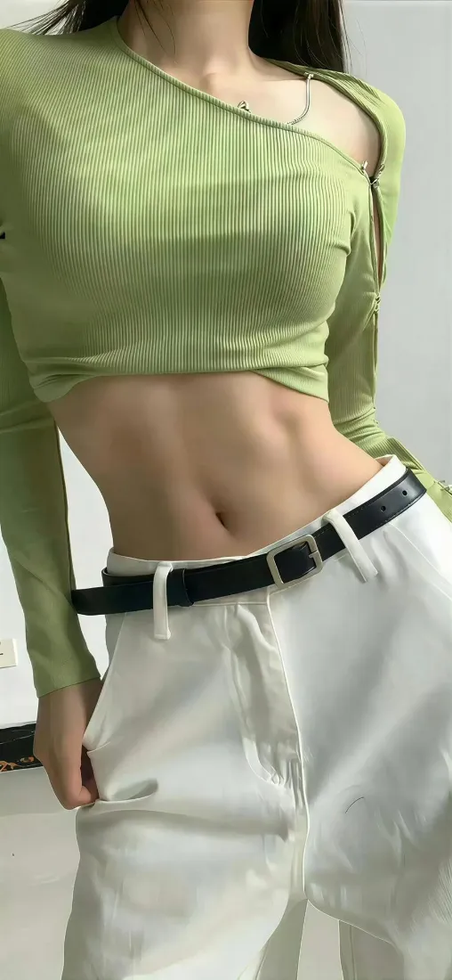 时尚美女手机壁纸｜绿色上衣白裤背景图片 - 马甲线好身材「哲风壁纸」