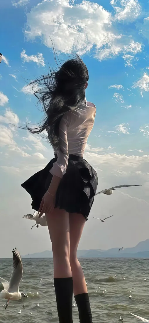 长发少女手机壁纸｜海边蓝天背景图片 - 氛围感人像「哲风壁纸」