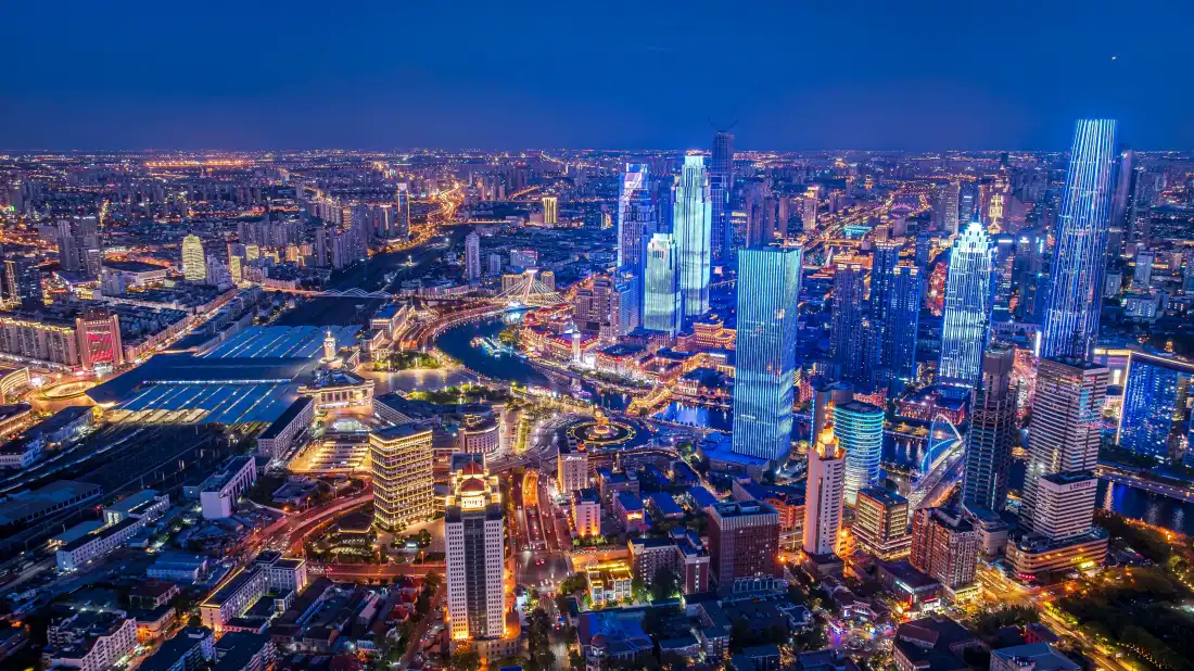 5k城市夜景壁纸｜都市摩天建筑群背景图片 - 夜晚俯瞰风光「哲风壁纸」