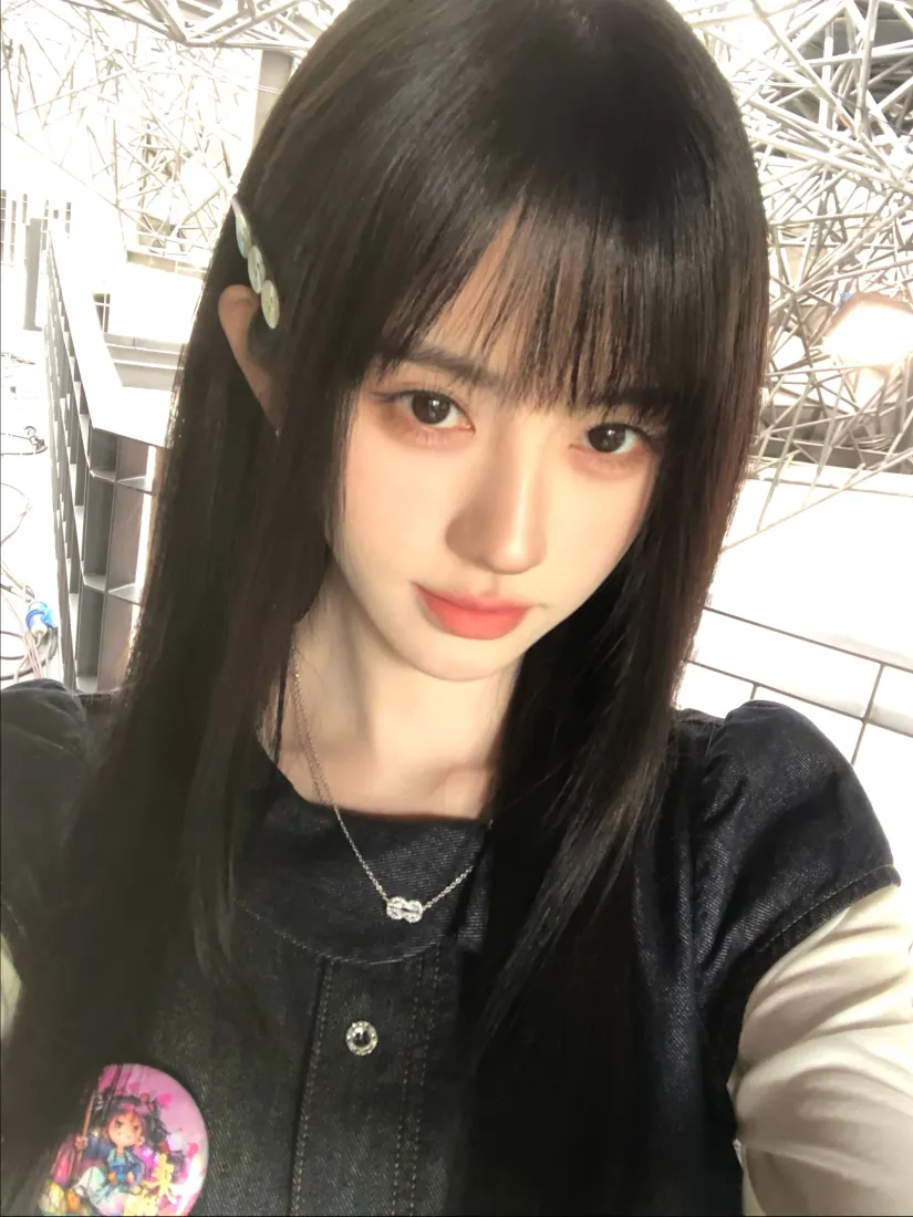 鞠婧祎手机壁纸｜清新户外自拍背景图片 - 甜酷风女明星「哲风壁纸」