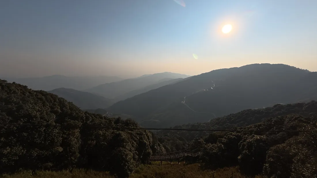 4k山景壁纸｜连绵群山背景图片 - 日出雾霭风光「哲风壁纸」