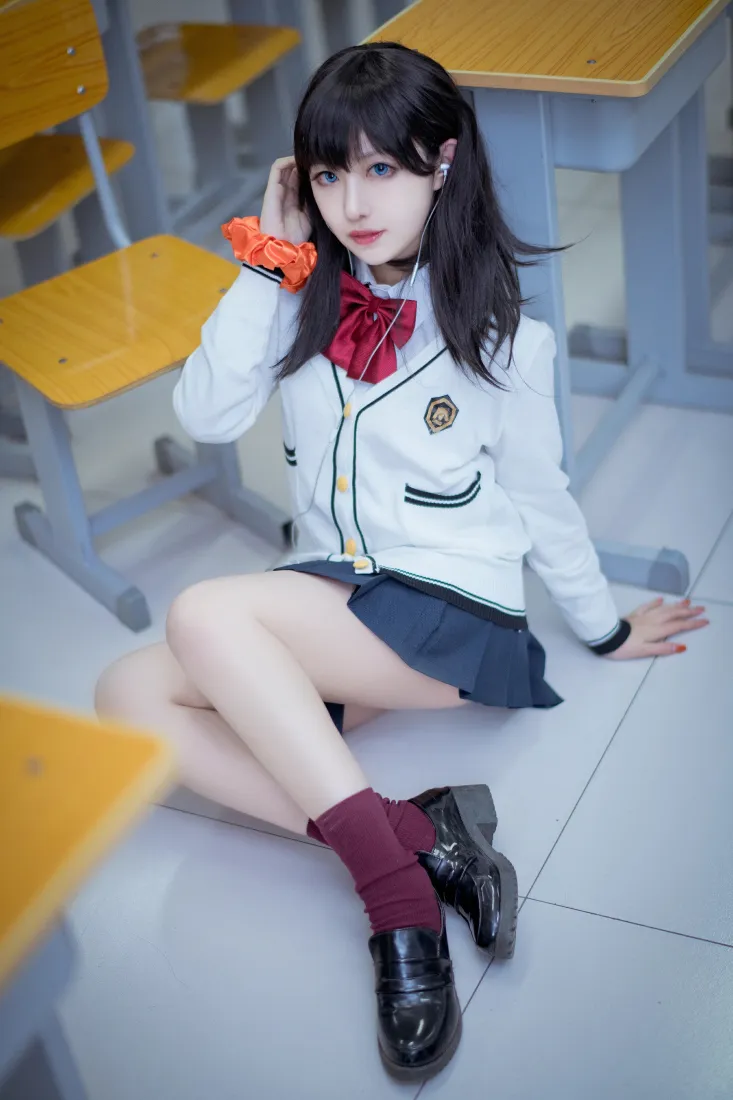 宝多六花手机壁纸｜cosplay教室场景背景图片 - Shika小鹿鹿「哲风壁纸」