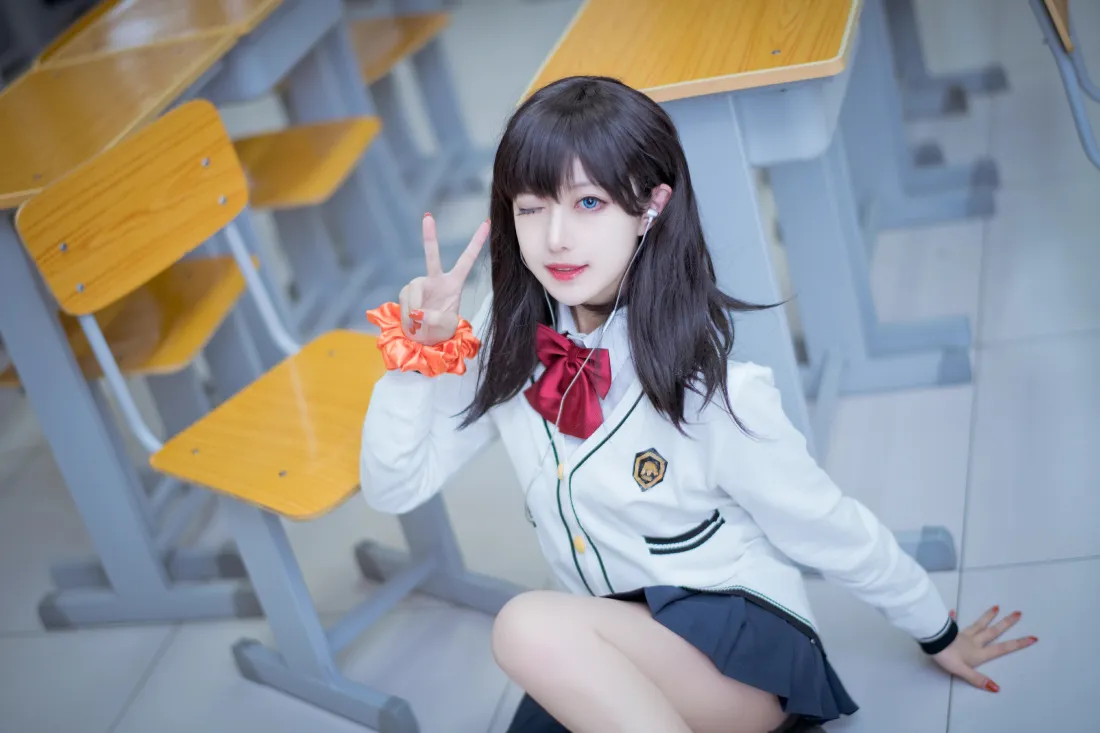 4k宝多六花壁纸｜教室jk制服背景图片 - Shika小鹿鹿cos「哲风壁纸」