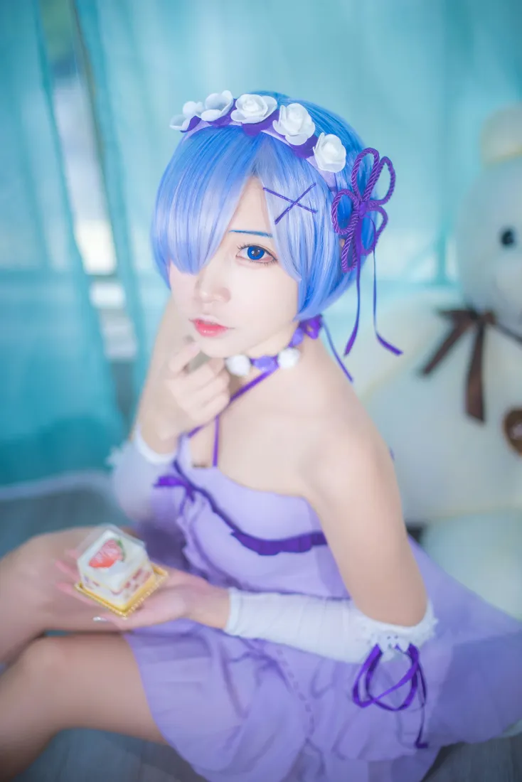 蕾姆手机壁纸｜紫色吊脖睡衣背景图片 - 二佐Nisa cosplay「哲风壁纸」
