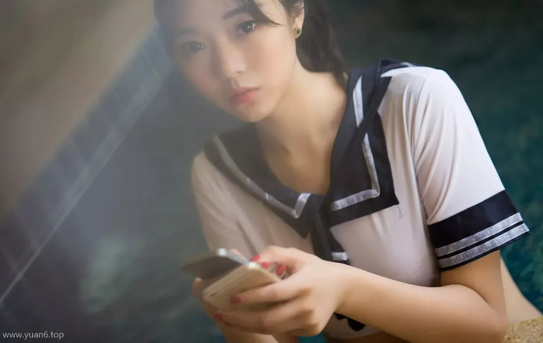 2k水手服少女壁纸｜教室背景图片 - 青春氛围感高中生「哲风壁纸」