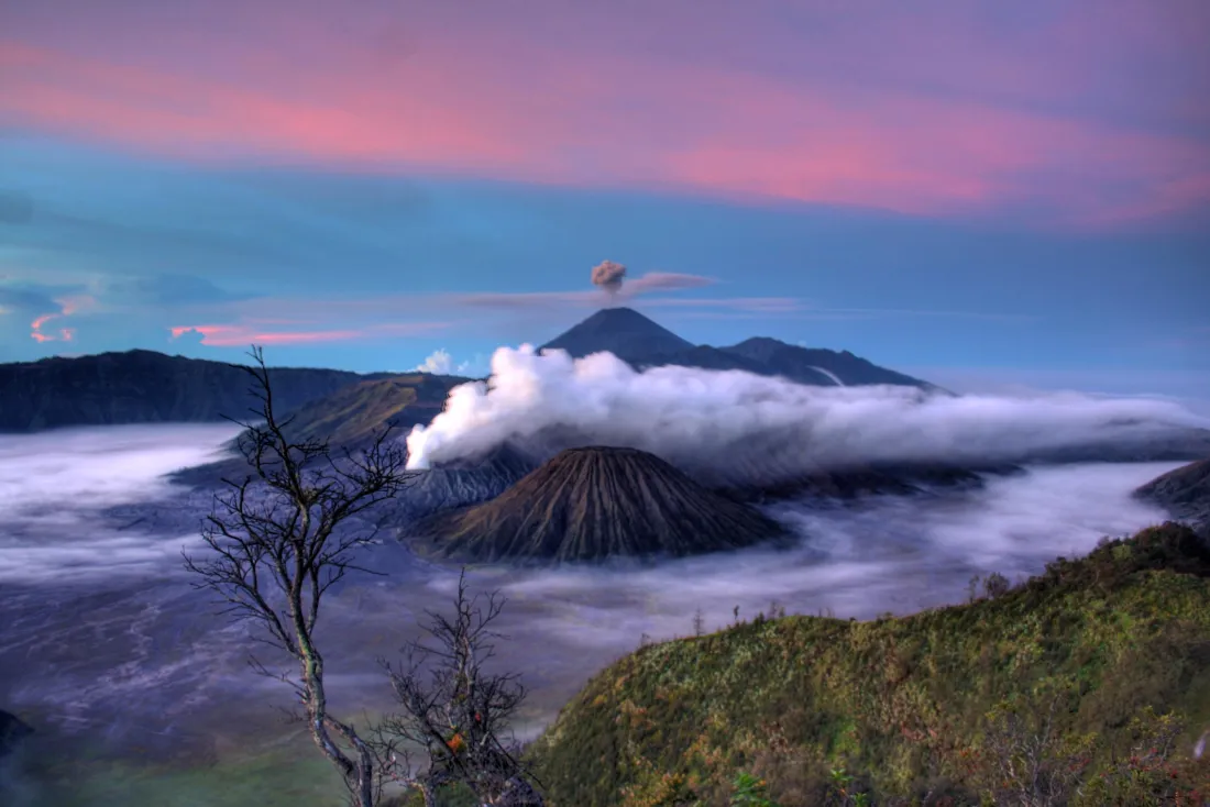 3k布罗莫火山壁纸｜云海日出背景图片 - 治愈自然意境风景「哲风壁纸」