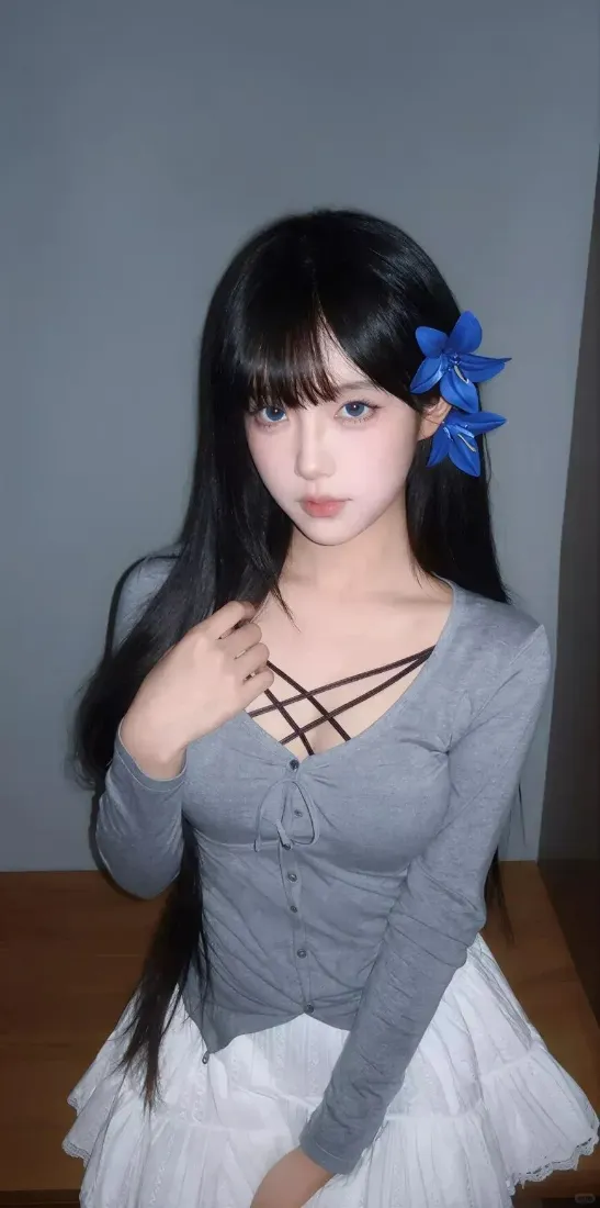 黑长直美女手机壁纸｜室内时尚穿搭背景图片 - 蓝色蝴蝶结造型「哲风壁纸」