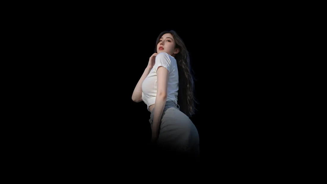 8k气质美女壁纸｜纯黑背景图片 - 简约时尚人像「哲风壁纸」