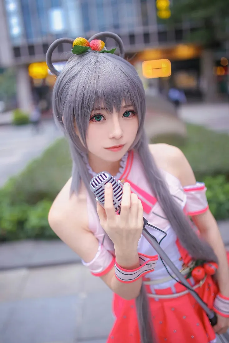 洛天依手机壁纸｜绮太郎cosplay背景图片 - 粉色白丝甜美穿搭「哲风壁纸」