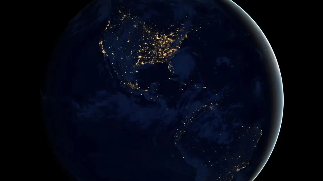 2k地球壁纸｜城市灯光夜景背景图片 - 太空俯瞰宇宙视角「哲风壁纸」