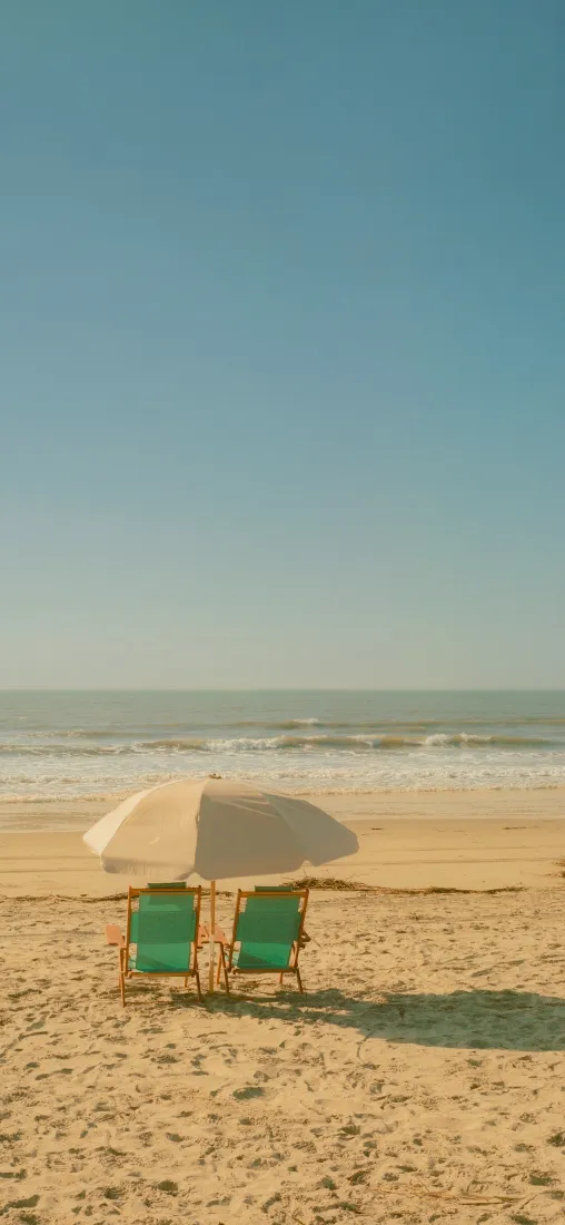 海边沙滩手机壁纸｜休闲度假背景图片 - 晴朗海岸风光「哲风壁纸」