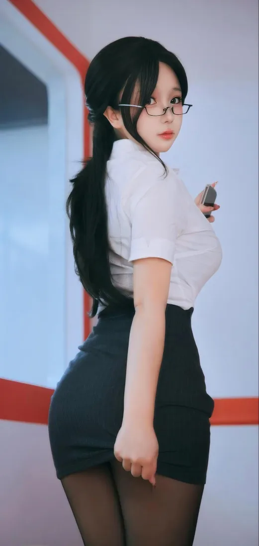 职场气质美女手机壁纸｜简约穿搭背景图片 - 高颜值赏心悦目「哲风壁纸」