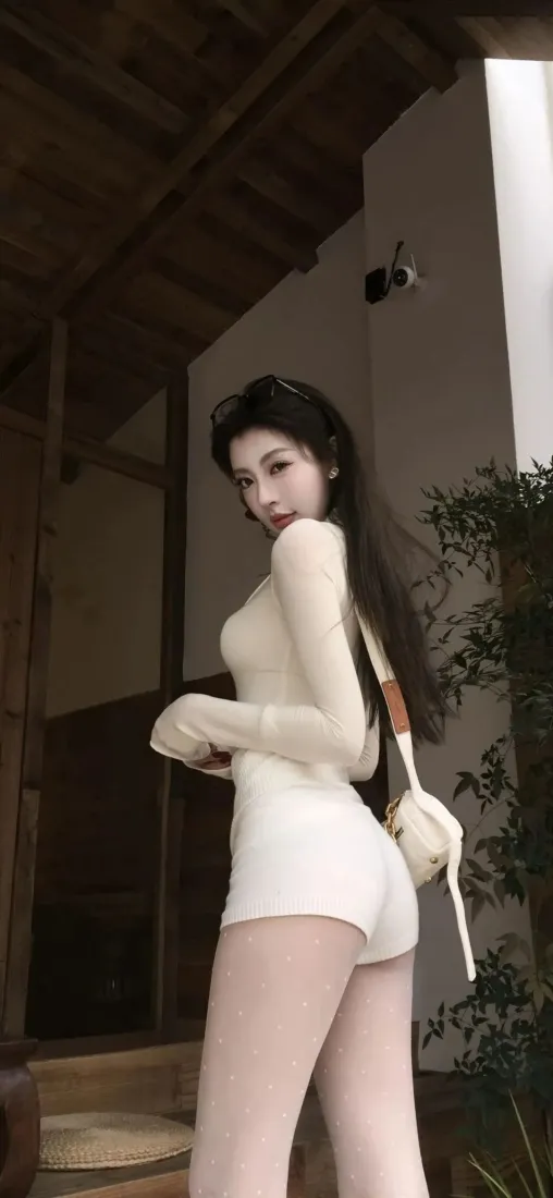 长发美女手机壁纸｜居家氛围感背景图片 - 修身穿搭写真「哲风壁纸」