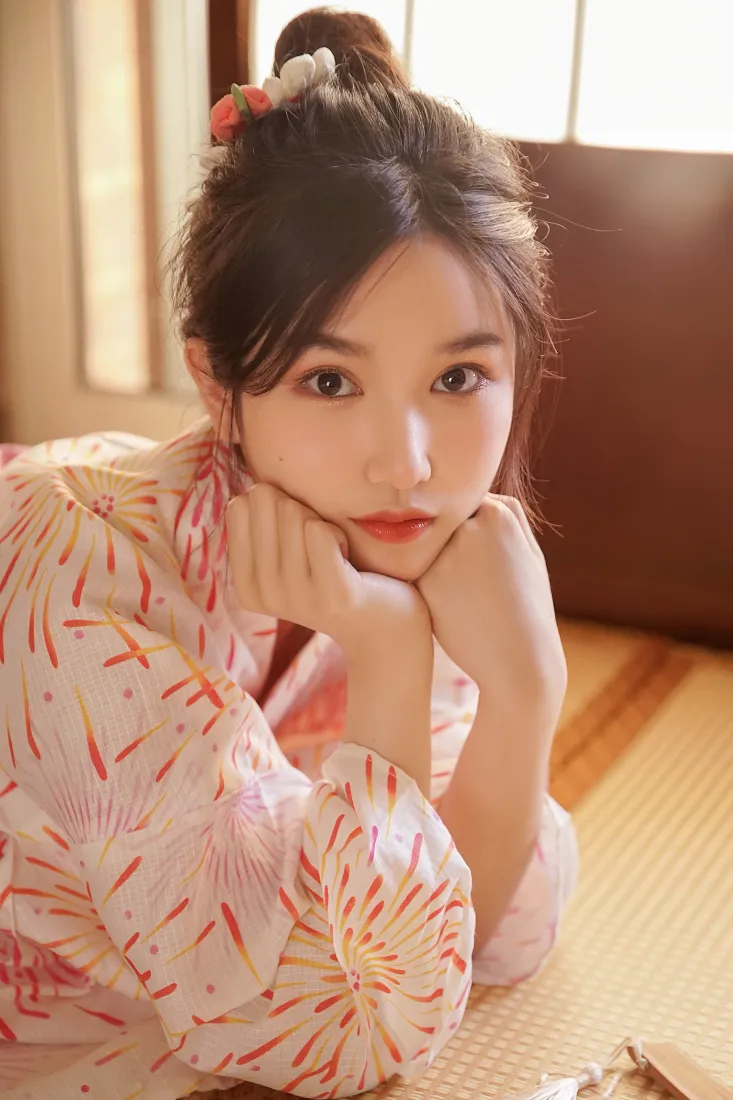 和服美女手机壁纸｜居家暖光背景图片 - 甜美少女写真「哲风壁纸」