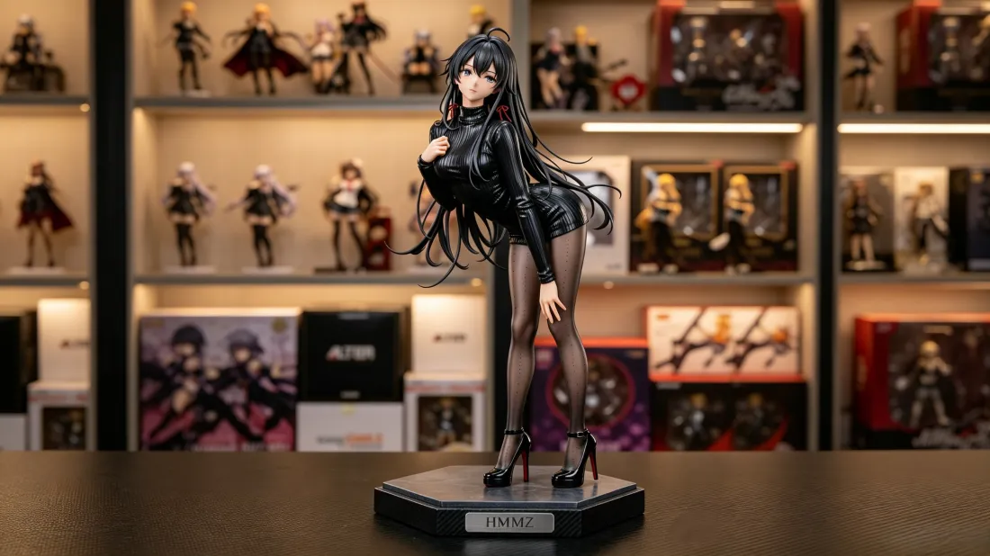 3k皮衣动漫少女手办壁纸｜展示柜陈列背景图片 - 酷飒黑丝造型摆件「哲风壁纸」