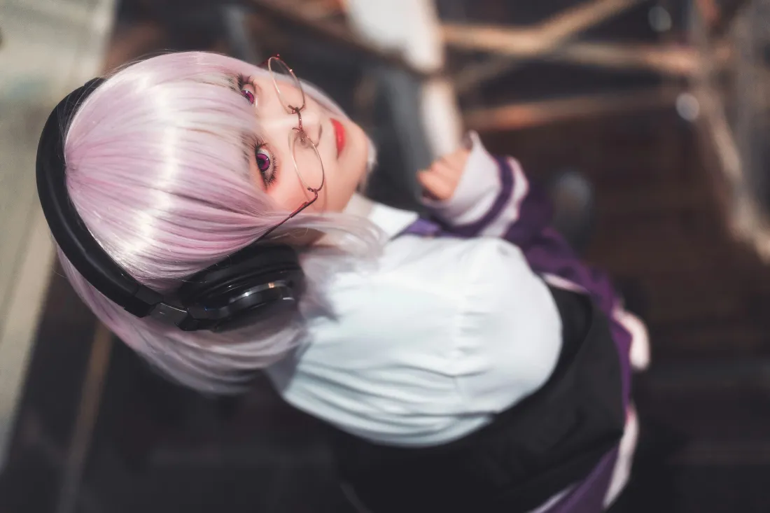 7k新条茜壁纸｜紫白校服背景图片 - 三度_69cos「哲风壁纸」