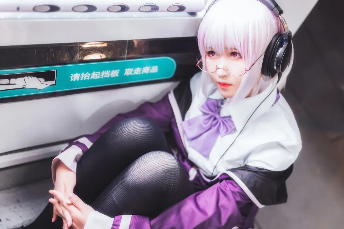 6k新条茜壁纸｜地铁cos紫白校服背景图片 - 三度_69「哲风壁纸」