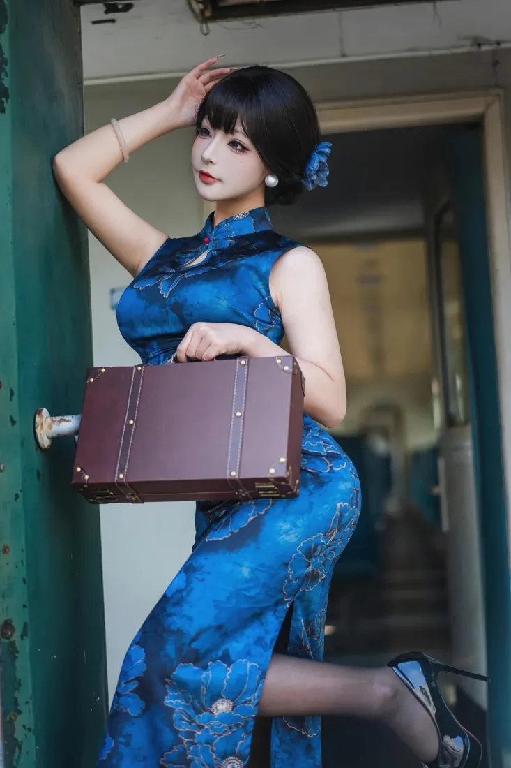 旗袍美女手机壁纸｜复古火车背景图片 - 国风时尚写真「哲风壁纸」