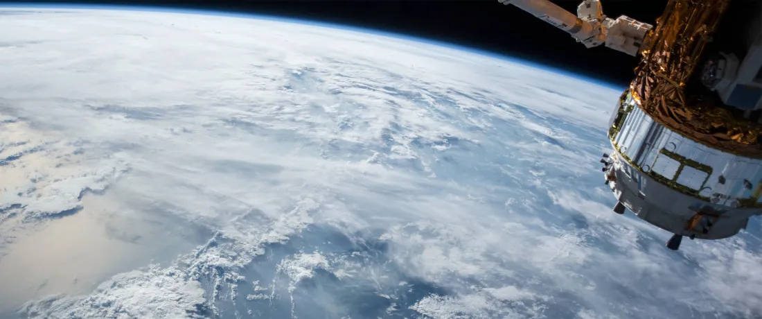 3k空间站壁纸｜地球云海背景图片 - 宇宙航天「哲风壁纸」