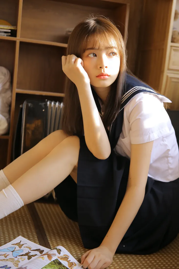 李钱钱手机壁纸｜JK少女居家背景图片 - 日系清纯写真「哲风壁纸」