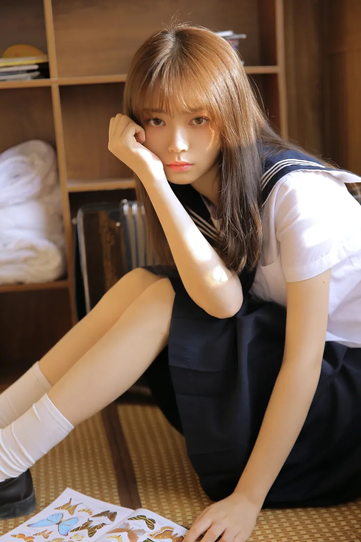 李钱钱手机壁纸｜JK少女室内背景图片 - 清新日系写真「哲风壁纸」