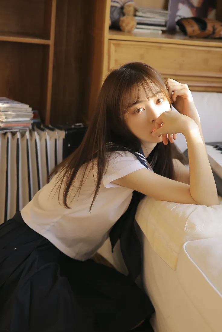李钱钱手机壁纸｜JK少女居家背景图片 - 清纯甜美写真「哲风壁纸」