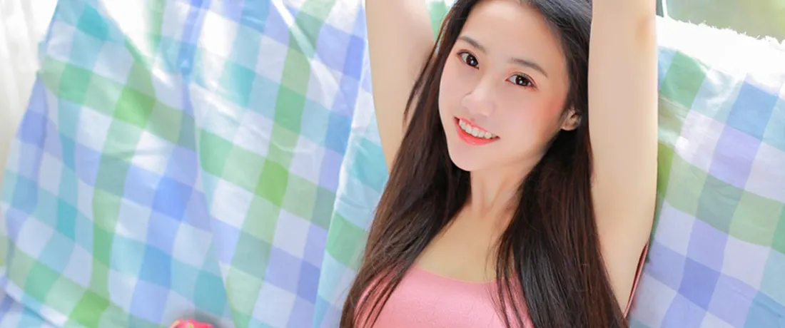 3k甜美少女壁纸｜蓝绿渐变背景图片 - 温柔气质长发美女「哲风壁纸」